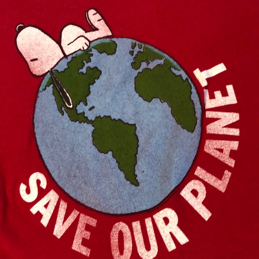Red Snoopy Save the Planet T-shirt (S)